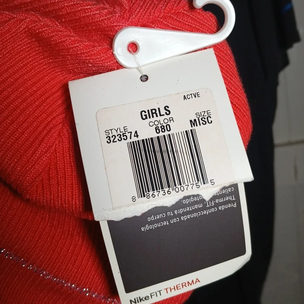 New - Nike Therma-Fit Beanie Girl's Youth Pink Silver Winter Hat‎ Running Cap